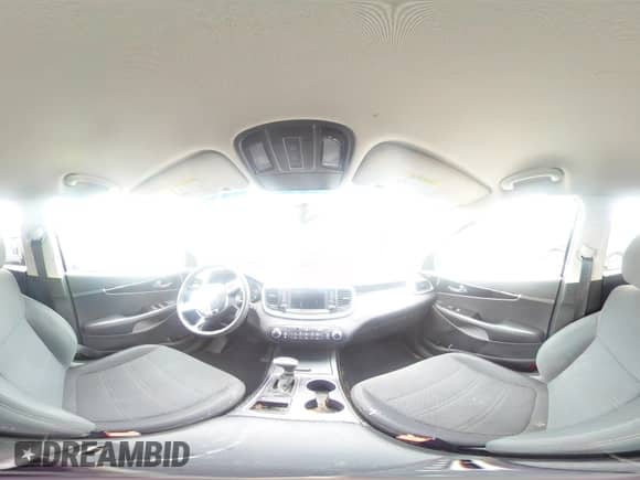 2020 Kia Sorento LX z VIN 5XYPG4A52LG622528, wystawiony jako Copart lot #81673125 z przebiegiem Nie podano mil oraz Szkoda całkowita • Salvage title. Historia ofert i sprzedaży dostępna na DreamBid. Obrazek 16.