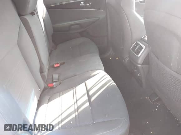 2020 Kia Sorento LX z VIN 5XYPG4A58LG660524, wystawiony jako IAAI lot #41505220 z przebiegiem 60 252 mil mil oraz . Historia ofert i sprzedaży dostępna na DreamBid. Obrazek 8.