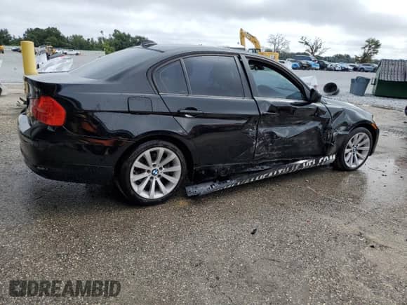 2011 BMW 3 Series 328i с VIN WBAPH7C53BE851350, выставлен на аукционе Copart как лот 71270865 с пробегом 141 476 миль миль и Списание • Salvage title. История ставок и продаж доступна на DreamBid. Изображение 3.