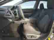 2020 Toyota Camry LE z VIN 4T1C11AK7LU372329, wystawiony jako Copart lot #84774805 z przebiegiem 92 339 mil mil oraz Nie do naprawy • Non repairable. Historia ofert i sprzedaży dostępna na DreamBid. Obrazek 7.