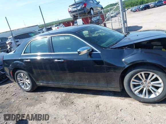 2016 Chrysler 300 C z VIN 2C3CCAEG0GH167422, wystawiony jako IAAI lot #42162970 z przebiegiem 143 073 mil mil oraz . Historia ofert i sprzedaży dostępna na DreamBid. Obrazek 14.