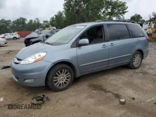 2010 Toyota Sienna XLE с VIN 5TDDK4CC7AS028689, выставлен на аукционе Copart как лот 67432025 с пробегом 136 915 миль миль и Списание • Salvage title. История ставок и продаж доступна на DreamBid. Изображение 1.