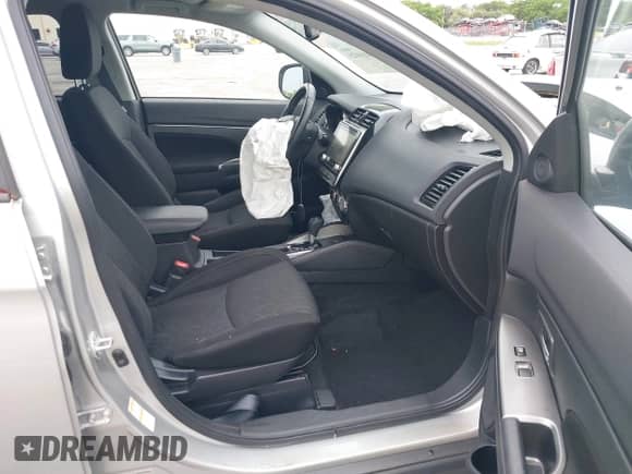 2021 Mitsubishi Outlander ES z VIN JA4ARUAUXMU010871, wystawiony jako IAAI lot #42416925 z przebiegiem 69 008 mil mil oraz . Historia ofert i sprzedaży dostępna na DreamBid. Obrazek 5.