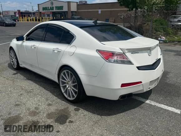 2010 Acura TL Technology с VIN 19UUA9F56AA009661, выставлен на аукционе Copart как лот 58047035 с пробегом 136 865 миль миль и Чистый • Clean title. История ставок и продаж доступна на DreamBid. Изображение 3.