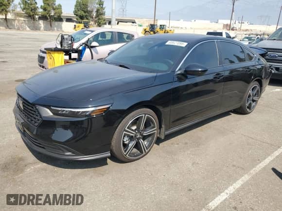 2025 Honda Accord Sport z VIN 1HGCY2F50SA031090, wystawiony jako Copart lot #68627095 z przebiegiem 8 965 mil mil oraz Szkoda całkowita • Salvage title. Historia ofert i sprzedaży dostępna na DreamBid. Obrazek 1.