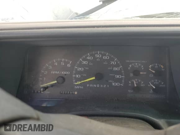 1998 Chevrolet Silverado 1500 with VIN 1GCEC14W6WZ282523, listed as a Copart auction lot 48172135 with 300,836 mi miles and Salvage title. Bid and sale history available at DreamBid. Image 9.