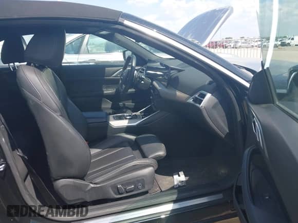 2025 BMW 4 Series 430i with VIN WBA33DB07SCT34131, listed as a IAAI auction lot 43104542 with 22,180 mi miles and . Bid and sale history available at DreamBid. Image 5.