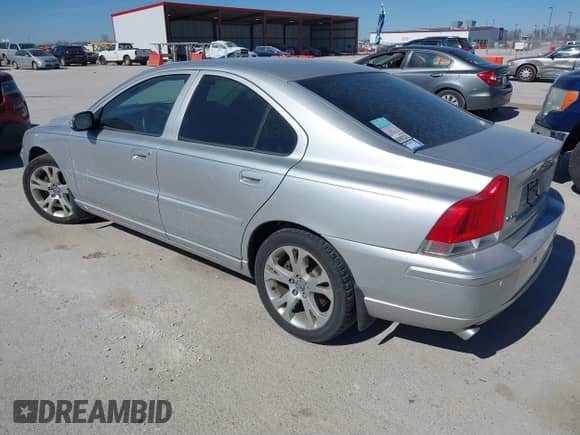 2009 Volvo S60 2.5T with VIN YV1RS592292720978, listed as a IAAI auction lot 41665529 with 171,327 mi miles and . Bid and sale history available at DreamBid. Image 3.