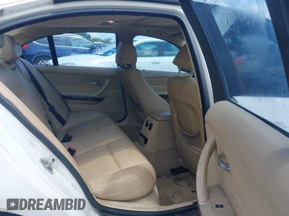 2006 BMW 3 Series 325i с VIN WBAVB13506KX44902, выставлен на аукционе IAAI как лот 42498896 с пробегом 145 111 миль миль и . История ставок и продаж доступна на DreamBid. Изображение 8.