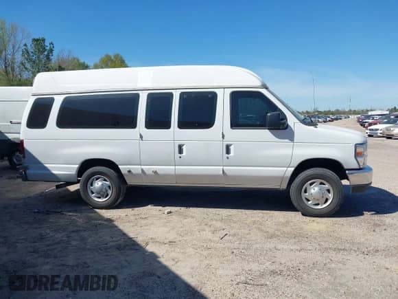 2011 Ford Econoline Cargo Commercial with VIN 1FTNS2EW3BDA91205, listed as a IAAI auction lot 41790122 with 316,987 mi miles and . Bid and sale history available at DreamBid. Image 13.