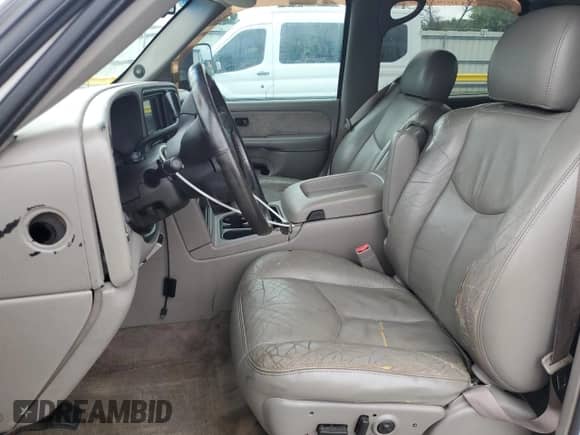 2003 Chevrolet Silverado 1500HD LS с VIN 1GCGK13U63F169471, выставлен на аукционе Copart как лот 62923265 с пробегом 282 543 миль миль и Списание • Salvage title. История ставок и продаж доступна на DreamBid. Изображение 7.