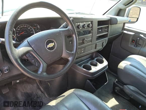 2017 Chevrolet Express Cargo с VIN 1GCWGBFF6H1127838, выставлен на аукционе Copart как лот 57133375 с пробегом 239 119 миль миль и Чистый • Clean title. История ставок и продаж доступна на DreamBid. Изображение 8.