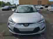 2016 Hyundai Veloster z VIN KMHTC6AD0GU304212, wystawiony jako Copart lot #86447825 z przebiegiem 98 959 mil mil oraz Czysty tytuł • Clean title. Historia ofert i sprzedaży dostępna na DreamBid. Obrazek 5.