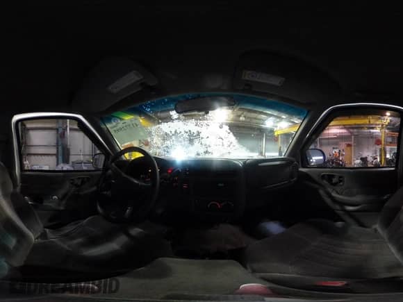 2000 Chevrolet S-10 LS с VIN 1GCDT19WXYK179539, выставлен на аукционе IAAI как лот 41272595 с пробегом 242 149 миль миль и . История ставок и продаж доступна на DreamBid. Изображение 18.