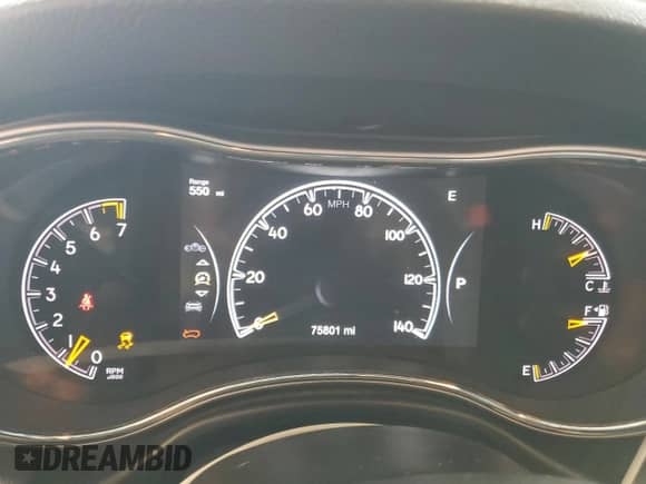 2018 Jeep Grand Cherokee Upland z VIN 1C4RJFAG1JC157720, wystawiony jako Copart lot #64275755 z przebiegiem 75 801 mil mil oraz Szkoda całkowita • Salvage title. Historia ofert i sprzedaży dostępna na DreamBid. Obrazek 9.