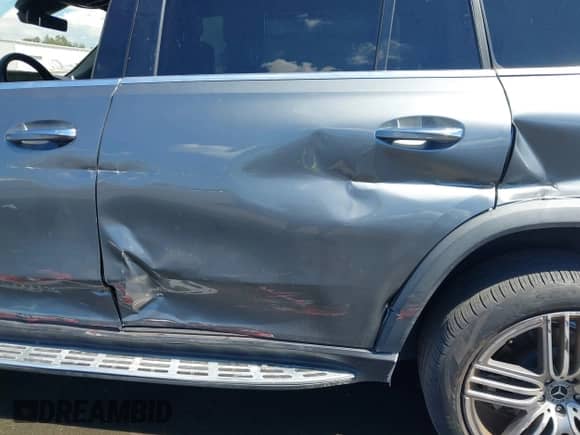 2022 Mercedes-Benz GLS 450 с VIN 4JGFF5KE4NA625156, выставлен на аукционе IAAI как лот 43310249 с пробегом 19 950 миль миль и . История ставок и продаж доступна на DreamBid. Изображение 18.