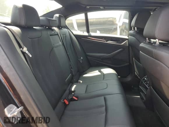 2019 BMW 5 Series 530e xDrive z VIN WBAJB1C59KB376969, wystawiony jako Copart lot #64125575 z przebiegiem 132 820 mil mil oraz Czysty tytuł • Clean title. Historia ofert i sprzedaży dostępna na DreamBid. Obrazek 10.