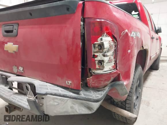 2011 Chevrolet Silverado 1500 LT с VIN 3GCPKSE34BG265039, выставлен на аукционе IAAI как лот 43519804 с пробегом 222 885 миль миль и . История ставок и продаж доступна на DreamBid. Изображение 6.