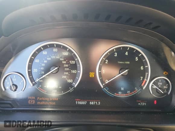 2014 BMW 5 Series 550i xDrive с VIN WBAKP9C59ED693440, выставлен на аукционе Copart как лот 82652705 с пробегом 116 007 миль миль и Чистый • Clean title. История ставок и продаж доступна на DreamBid. Изображение 9.