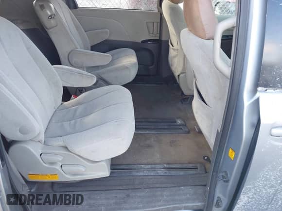 2011 Toyota Sienna with VIN 5TDKA3DC2BS006412, listed as a IAAI auction lot 41493473 with 162,063 mi miles and . Bid and sale history available at DreamBid. Image 8.