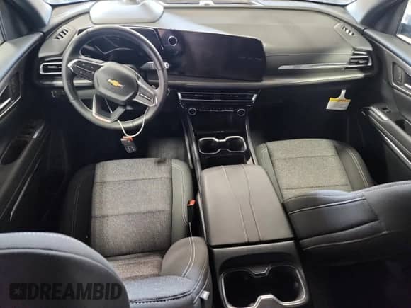 2025 Chevrolet Traverse FWD LT с VIN 1GNERGRS4SJ221940, выставлен на аукционе Copart как лот 84368285 с пробегом 1 931 миль миль и Списание • Salvage title. История ставок и продаж доступна на DreamBid. Изображение 8.