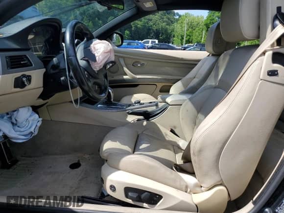 2011 BMW 3 Series 335is z VIN WBADX1C50BE569914, wystawiony jako Copart lot #63243915 z przebiegiem 59 812 mil mil oraz Szkoda całkowita • Salvage title. Historia ofert i sprzedaży dostępna na DreamBid. Obrazek 7.