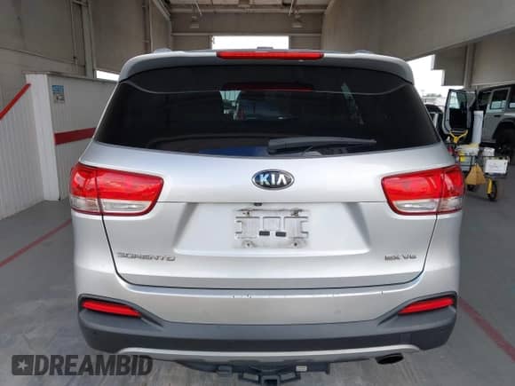 2016 Kia Sorento EX with VIN 5XYPH4A5XGG172260, listed as a IAAI auction lot 43033683 with 176,083 mi miles and . Bid and sale history available at DreamBid. Image 17.