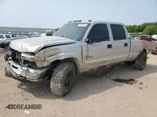2004 Chevrolet Silverado 2500HD LS с VIN 1GCHK23224F261798, выставлен на аукционе Copart как лот 59105375 с пробегом 256 862 миль миль и Чистый • Clean title. История ставок и продаж доступна на DreamBid. Изображение 1.