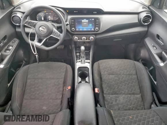 2024 Nissan Kicks SV z VIN 3N1CP5CV9RL473332, wystawiony jako Copart lot #64611975 z przebiegiem 57 693 mil mil oraz Szkoda całkowita • Salvage title. Historia ofert i sprzedaży dostępna na DreamBid. Obrazek 8.