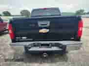 2011 Chevrolet Silverado 1500 LS z VIN 3GCPKREA2BG303472, wystawiony jako Copart lot #64091145 z przebiegiem 150 803 mil mil oraz Czysty tytuł • Clean title. Historia ofert i sprzedaży dostępna na DreamBid. Obrazek 6.