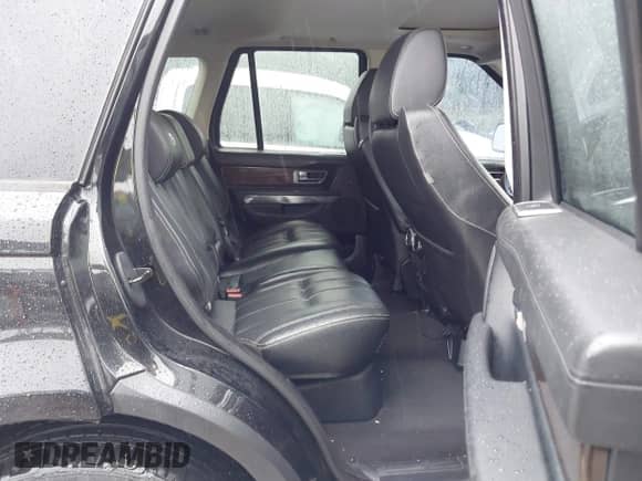 2013 Land Rover Range Rover Sport HSE Lux z VIN SALSK2D45DA778461, wystawiony jako IAAI lot #42337070 z przebiegiem 103 047 mil mil oraz . Historia ofert i sprzedaży dostępna na DreamBid. Obrazek 8.