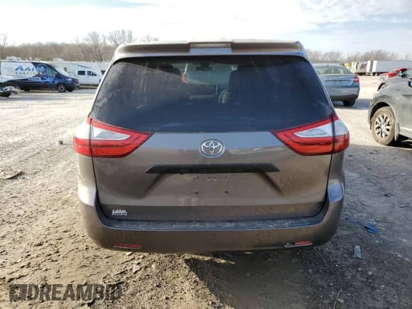 2018 Toyota Sienna L with VIN 5TDZZ3DCXJS931025, listed as a Copart auction lot 49206645 with 141,125 mi miles and Clean title. Bid and sale history available at DreamBid. Image 6.