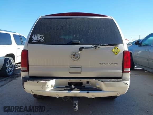 2006 Cadillac Escalade z VIN 1GYEC63NX6R152003, wystawiony jako IAAI lot #41638307 z przebiegiem 161 608 mil mil oraz . Historia ofert i sprzedaży dostępna na DreamBid. Obrazek 6.