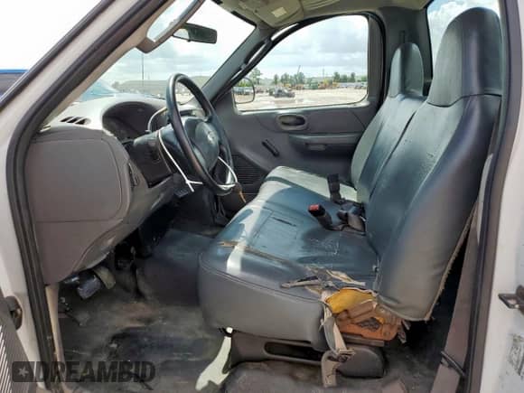 2003 Ford F-150 XL с VIN 1FTRF17WX3NA39532, выставлен на аукционе Copart как лот 84034235 с пробегом Не указан миль и Чистый • Clean title. История ставок и продаж доступна на DreamBid. Изображение 7.