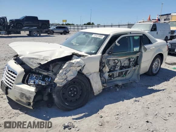 2006 Chrysler 300 with VIN 2C3KA43R96H471564, listed as a Copart auction lot 70431955 with Not provided miles and Salvage title. Bid and sale history available at DreamBid. Image 1.