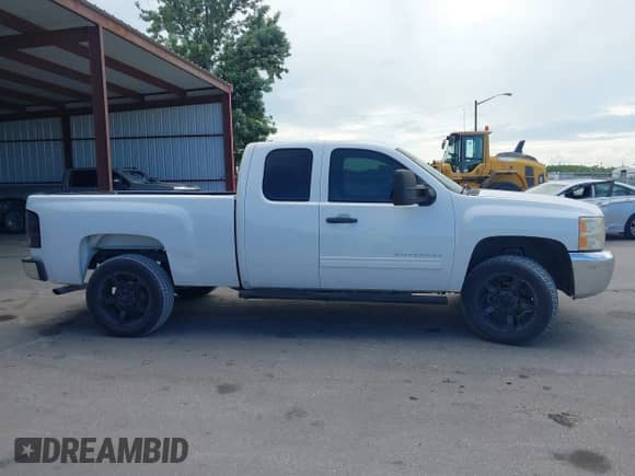 2013 Chevrolet Silverado 1500 LS with VIN 1GCRCREA1DZ154058, listed as a IAAI auction lot 42552189 with 244,274 mi miles and . Bid and sale history available at DreamBid. Image 13.