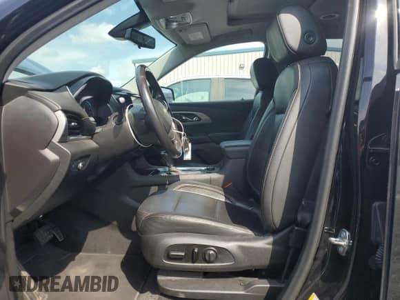 2019 Chevrolet Traverse LT z VIN 1GNEVHKW4KJ303584, wystawiony jako Copart lot #64010865 z przebiegiem 109 067 mil mil oraz Szkoda całkowita • Salvage title. Historia ofert i sprzedaży dostępna na DreamBid. Obrazek 7.