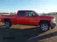 2011 Chevrolet Silverado 2500HD LTZ z VIN 1GC1KYCG6BF262384, wystawiony jako IAAI lot #43500521 z przebiegiem 83 037 mil mil oraz . Historia ofert i sprzedaży dostępna na DreamBid. Obrazek 14.