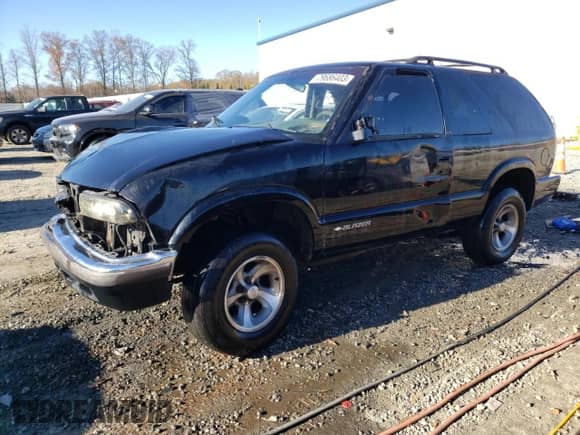 2000 Chevrolet Blazer LS с VIN 1GNCS18W4YK247518, выставлен на аукционе Copart как лот 79686403 с пробегом 235 660 миль миль и На запчасти • Non repairable. История ставок и продаж доступна на DreamBid. Изображение 1.