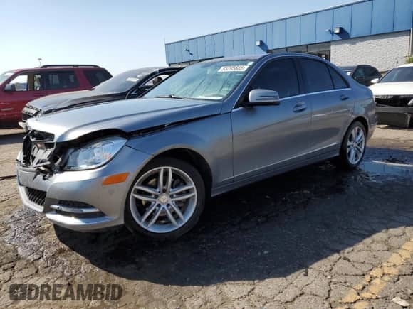 2014 Mercedes-Benz C 250 Sport with VIN WDDGF4HB3EG245034, listed as a Copart auction lot 85295885 with 97,912 mi miles and Clean title. Bid and sale history available at DreamBid. Image 1.