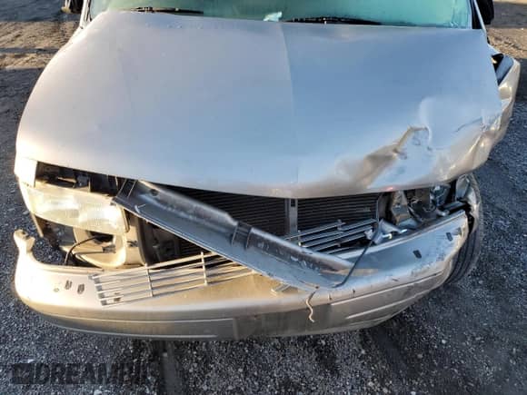 2004 Chevrolet Astro с VIN 1GNDM19XX4B111104, выставлен на аукционе Copart как лот 87009244 с пробегом Не указан миль и Списание • Salvage title. История ставок и продаж доступна на DreamBid. Изображение 12.