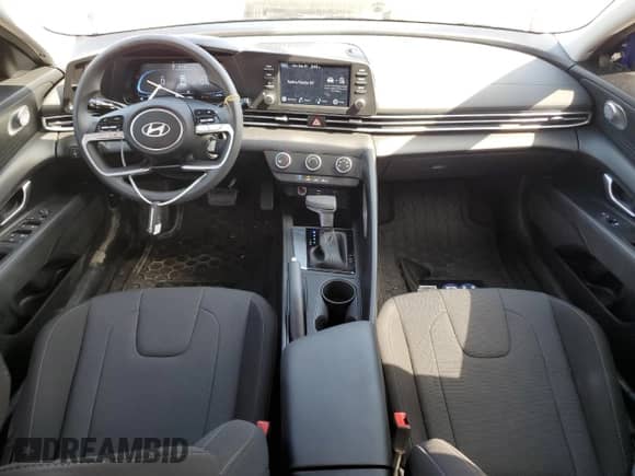 2025 Hyundai Elantra SE z VIN KMHLL4DG4SU918229, wystawiony jako Copart lot #81859485 z przebiegiem 12 600 mil mil oraz Szkoda całkowita • Salvage title. Historia ofert i sprzedaży dostępna na DreamBid. Obrazek 8.