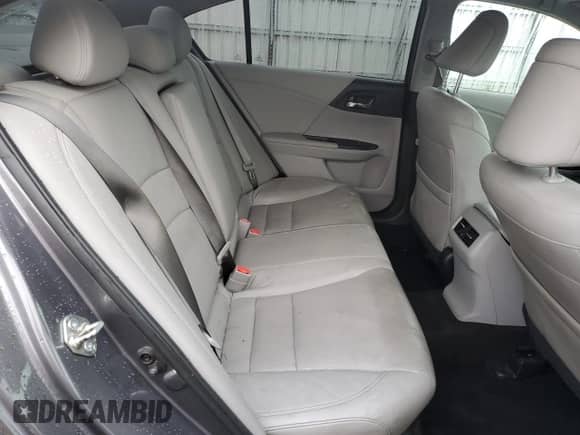 2016 Honda Accord Touring с VIN 1HGCR3F97GA030452, выставлен на аукционе Copart как лот 82491995 с пробегом 30 807 миль миль и Списание • Salvage title. История ставок и продаж доступна на DreamBid. Изображение 10.