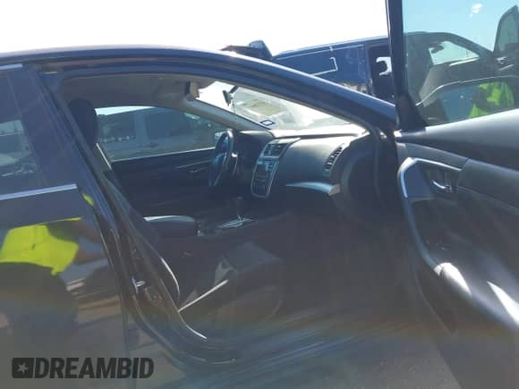 2016 Nissan Altima S with VIN 1N4AL3AP2GN330556, listed as a IAAI auction lot 43318687 with 150,083 mi miles and . Bid and sale history available at DreamBid. Image 5.