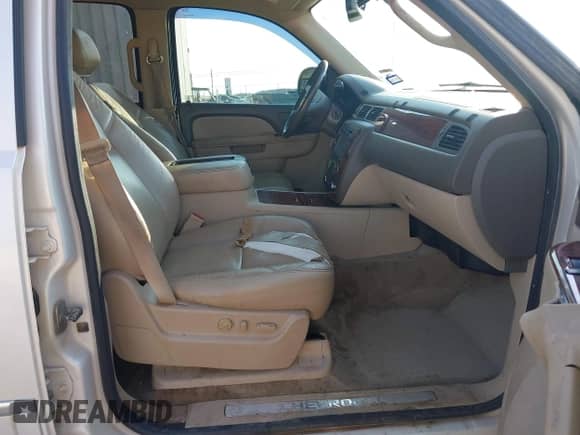 2013 Chevrolet Suburban LTZ with VIN 1GNSCKE05DR288935, listed as a IAAI auction lot 43067775 with 246,738 mi miles and . Bid and sale history available at DreamBid. Image 5.