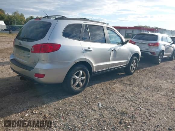 2008 Hyundai Santa Fe GLS z VIN 5NMSG73D78H199846, wystawiony jako IAAI lot #43499392 z przebiegiem 249 684 mil mil oraz . Historia ofert i sprzedaży dostępna na DreamBid. Obrazek 4.