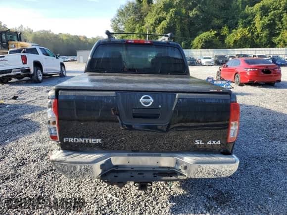2012 Nissan Frontier SL z VIN 1N6AD0EV5CC452622, wystawiony jako Copart lot #70362555 z przebiegiem 235 649 mil mil oraz Szkoda całkowita • Salvage title. Historia ofert i sprzedaży dostępna na DreamBid. Obrazek 6.