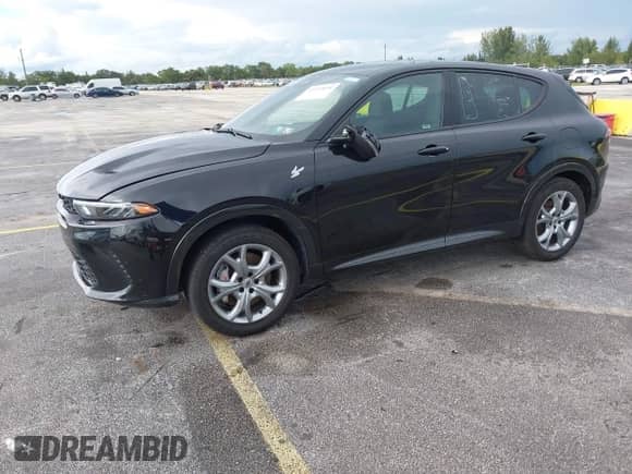 2024 Dodge Hornet R/T with VIN ZACPDFCW3R3A32350, listed as a IAAI auction lot 43153691 with 44,924 mi miles and . Bid and sale history available at DreamBid. Image 18.