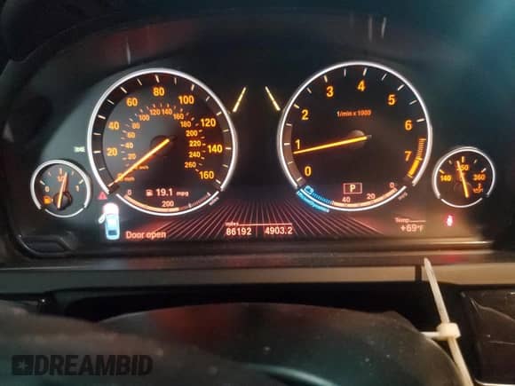 2013 BMW 7 Series 750Li xDrive с VIN WBAYF8C58DD140994, выставлен на аукционе Copart как лот 84940475 с пробегом 86 192 миль миль и Списание • Salvage title. История ставок и продаж доступна на DreamBid. Изображение 9.