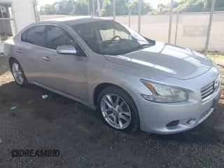 2013 Nissan Maxima SV z VIN 1N4AA5AP5DC818554, wystawiony jako IAAI lot #42598481 z przebiegiem 138 681 mil mil oraz . Historia ofert i sprzedaży dostępna na DreamBid. Obrazek 1.